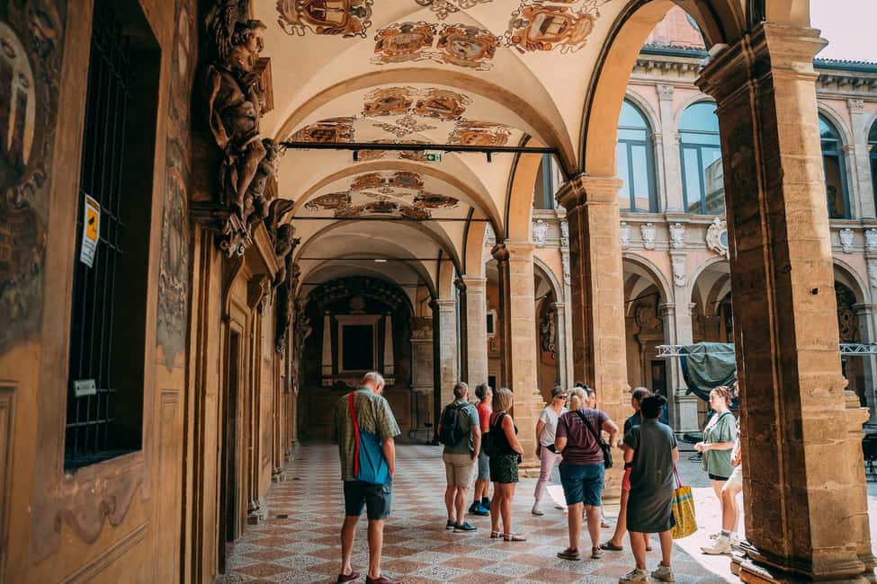Bologna: Small-Group Tour with the Historic Archiginnasio - The Due Torri and the medieval skyline moment
