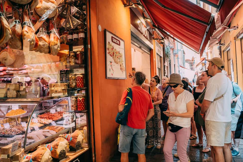 Bologna: Small-Group Tour with the Historic Archiginnasio - Guide quality: a real factor on this kind of tour