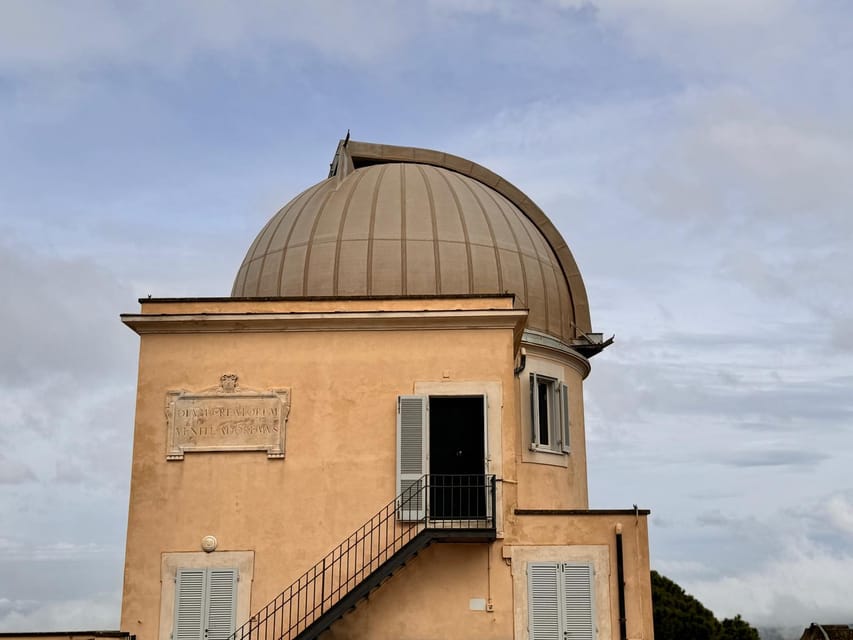 Castel Gandolfo: Vatican Observatory experience - Major dome (8.5 m) and minor dome (8 m): what the two instruments do