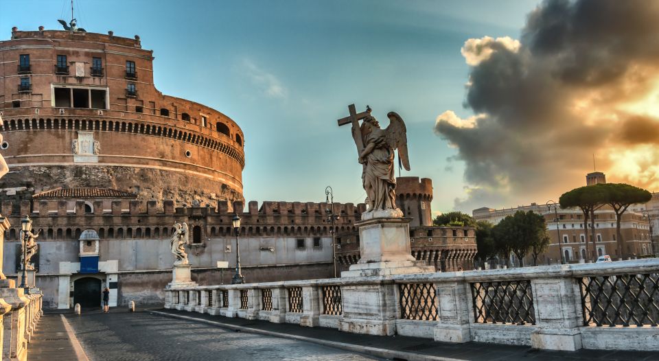 Castel Sant'Angelo | The Tomb of Hadrian Private Guided Tour - Ponte Sant’Angelo statues: the smart warm-up before the fortress