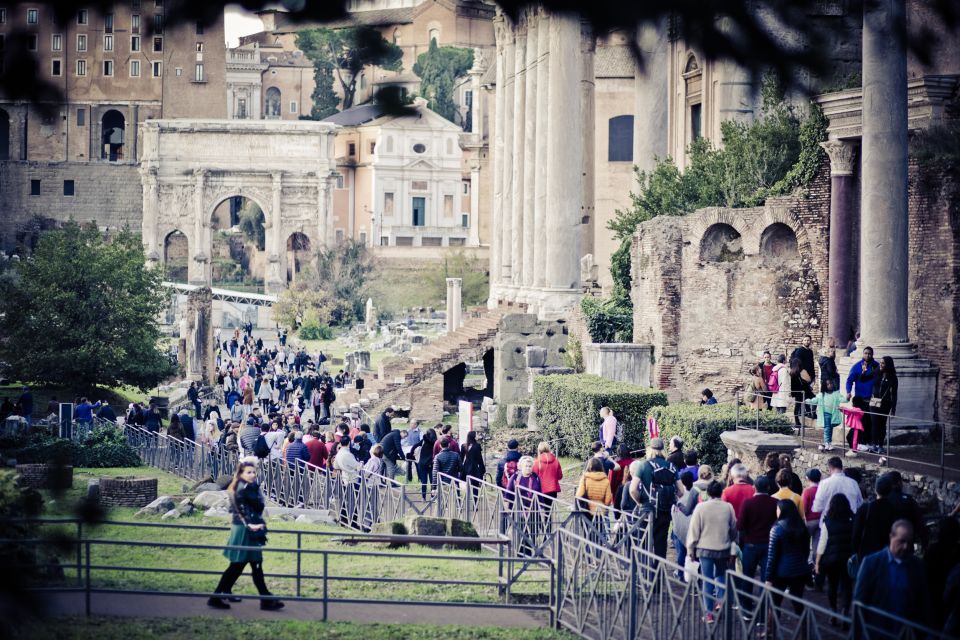 Colosseum Escorted Entrance Combo Pass with Open Bus - Audio, Wi‑Fi, and multilingual comfort