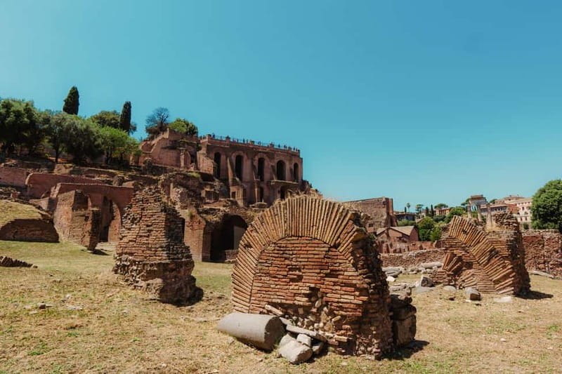 Colosseum & Roman Forum Entry with Audio Guide - Languages and Style: A Tour Without a Crowd Script