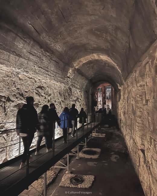 Colosseum Special Access Tour, with Ancient Temples & Tombs - Meeting points and the walking rhythm at the Forum