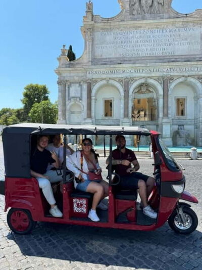 E-Tuk Tour: Express Highlights of Rome - Where You Meet on Via dei Condotti 61 and what the ride is like