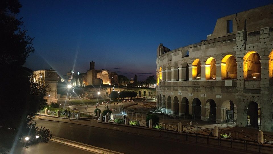 Elegant Rome by night tour and dinner in a local restaurant - Dinner near the center: plan for the bill on site