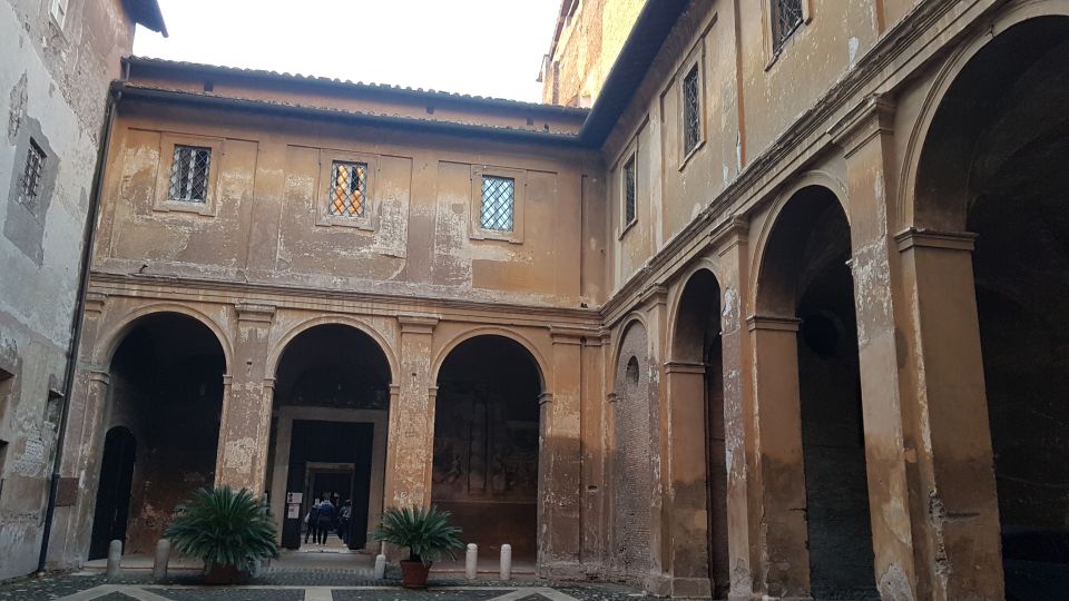 Explore Christian Rome and the Underground of San Clemente - St. Peter in Chains: Michelangelo’s Moses and the chains tradition