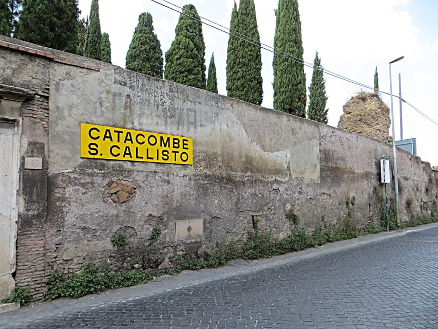 Express guided tour of the Catacombs with transfer - San Callisto catacombs: what you’re actually seeing underground