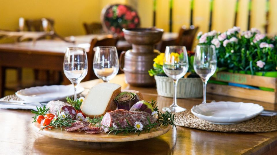 From Rome: Florence & Tuscany Day Tour by High-Speed Train - Family-Run Winery Tasting: DOCG, Super-Tuscans, and a Real Lunch