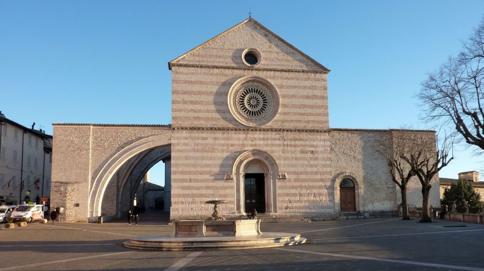 From Rome: Full-Day Assisi & Orvieto Semiprivate Tour - Assisi Historic Center: St. Francis, Narrow Streets, and the Big Art