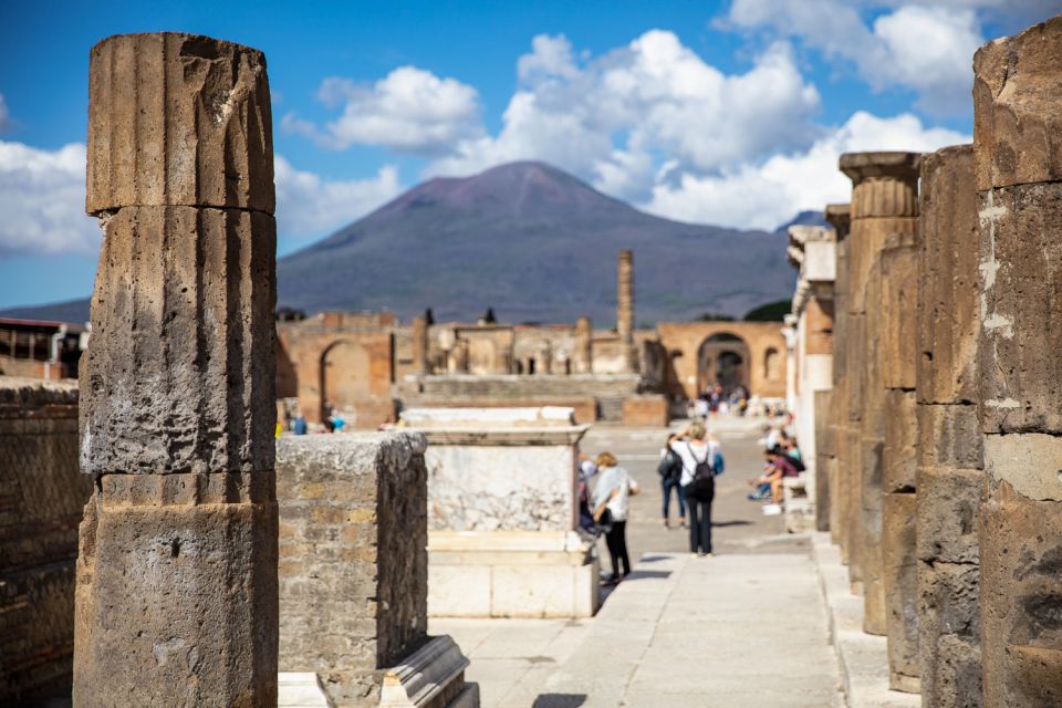 From Rome: Pompeii & Amalfi Coast Full-Day Trip - Tour size, pickup, and skip-the-ticket line: less hassle, more seeing