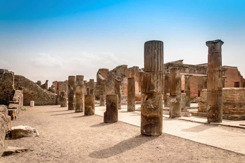 From Rome: Pompeii Guided Tour with Lunch - What to bring (and wear) for Pompeii heat and stone streets