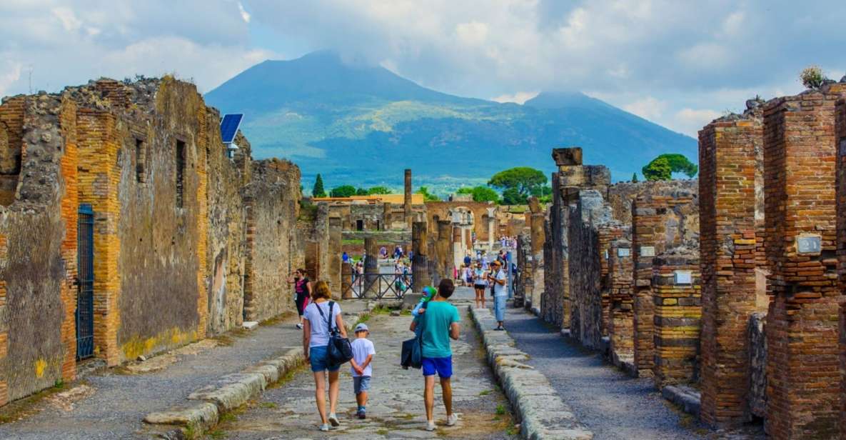 From Rome: Pompeii & Naples Private Full-Day Tour - Pompeii Archaeological Site: the guided time that actually connects dots