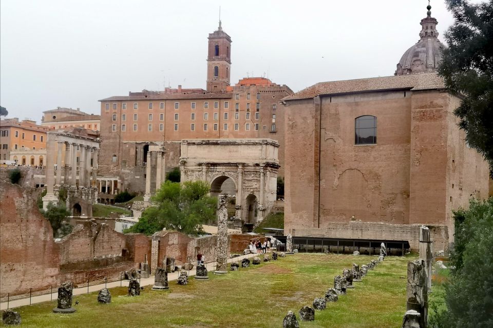 Guided tour of Roman Forum & Palatine Hill - The finishing touch at the Arch of Constantine