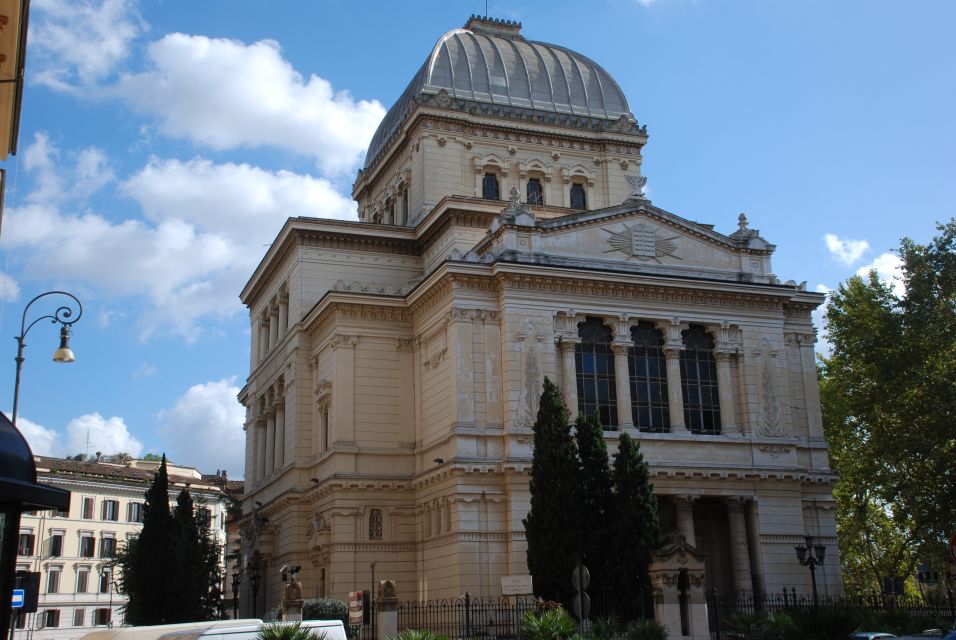 Jewish Rome District, Old Ghetto and Trastevere Private Tour - Meeting near Teatro di Marcello and getting your bearings