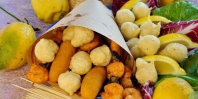 Napoli street food walking tour - Piazza del Plebiscito: your launch point and the monument warm-up