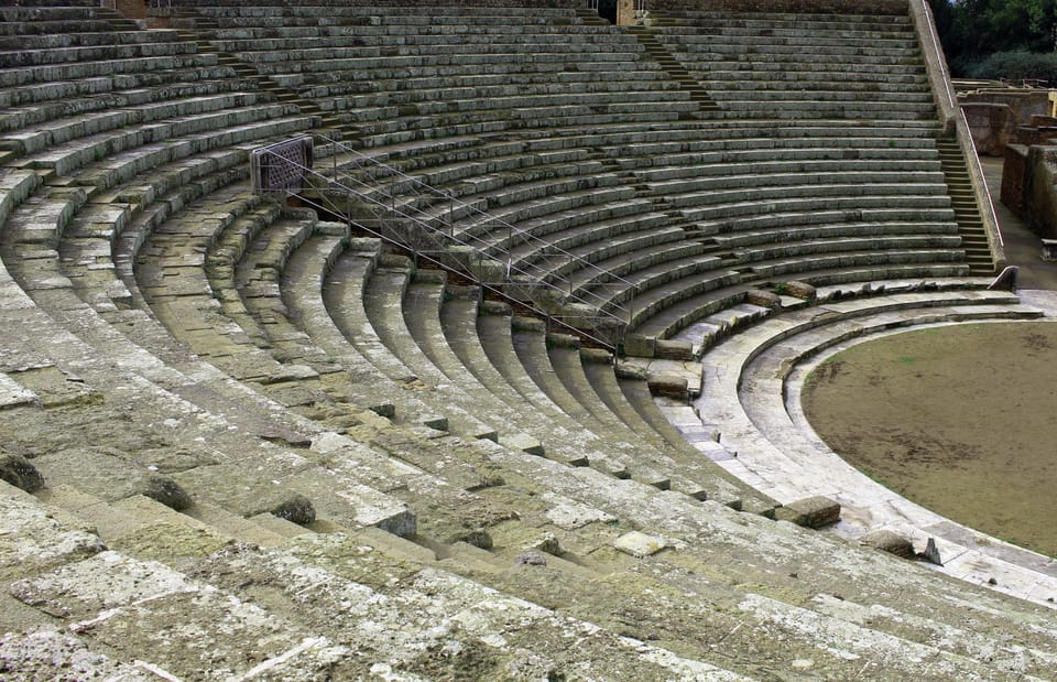 Ostia Antica: Small group tour from Rome - Public baths: work out, lounge, and clean up the Roman way