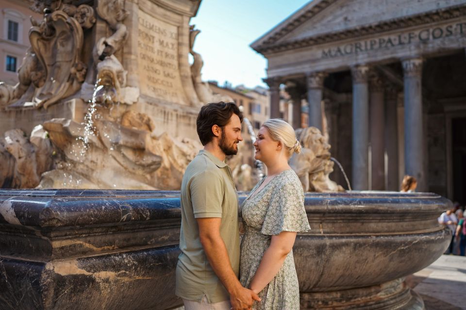 Professional Photoshoot in Rome - The Colosseum photo stop: 15 minutes of prime angles