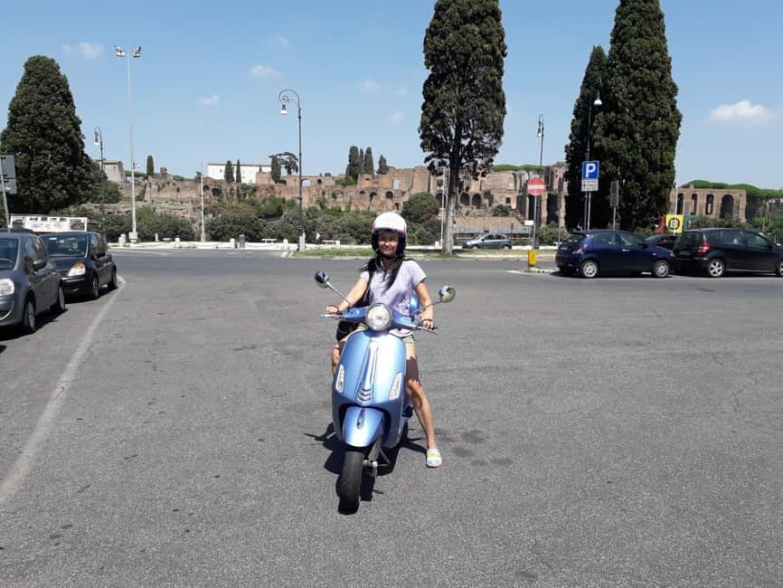 RENTA A VESPA - Where you start: Landimension at Vicolo di S. Nicola de’ Cesarini