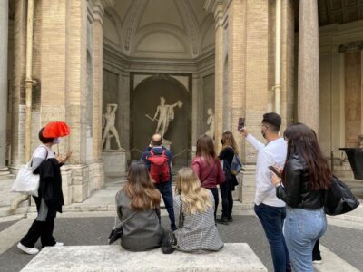 Roma Museo Vaticano y Capilla Sixtina Tour guiado - Raphael Rooms and Big-Name Art Without the Guesswork