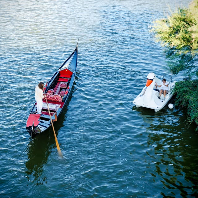 Roma: The one and only Roma Gondola tours on the lake! - The big idea: a gondola ride in Rome’s EUR lake