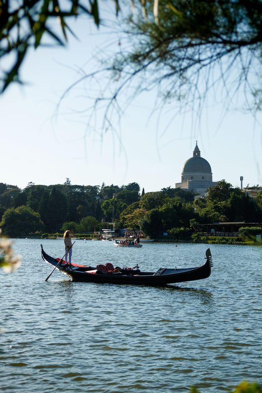 Roma: The one and only Roma Gondola tours on the lake! - Where you meet: Laghetto dell’Eur and La Barcheria at Viale Oceania