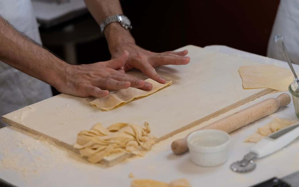 Rome: 3-in-1 Fettuccine, Ravioli, and Tiramisu Cooking Class - Your Chef and Instructor: What the Best Sessions Tend to Do