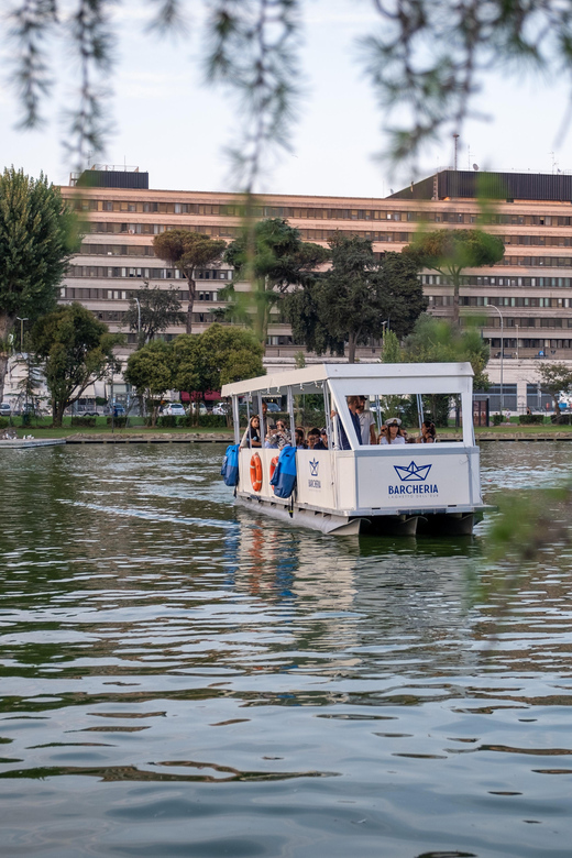 Rome: 30-minute boat tour to Laghetto dell'Eur - A 30-Minute Boat Break at Laghetto dellEur