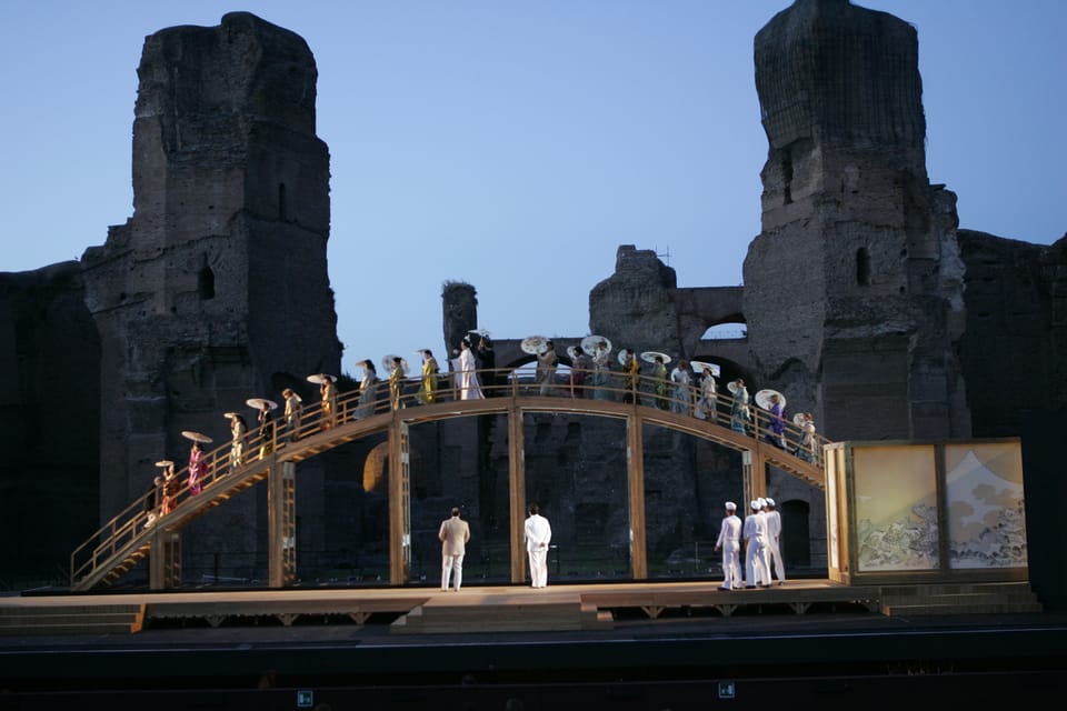 Rome: A Night at the Opera - Baths of Caracalla - The Bar and the Pre-Show Mood: A Practical Way to Enjoy the Evening