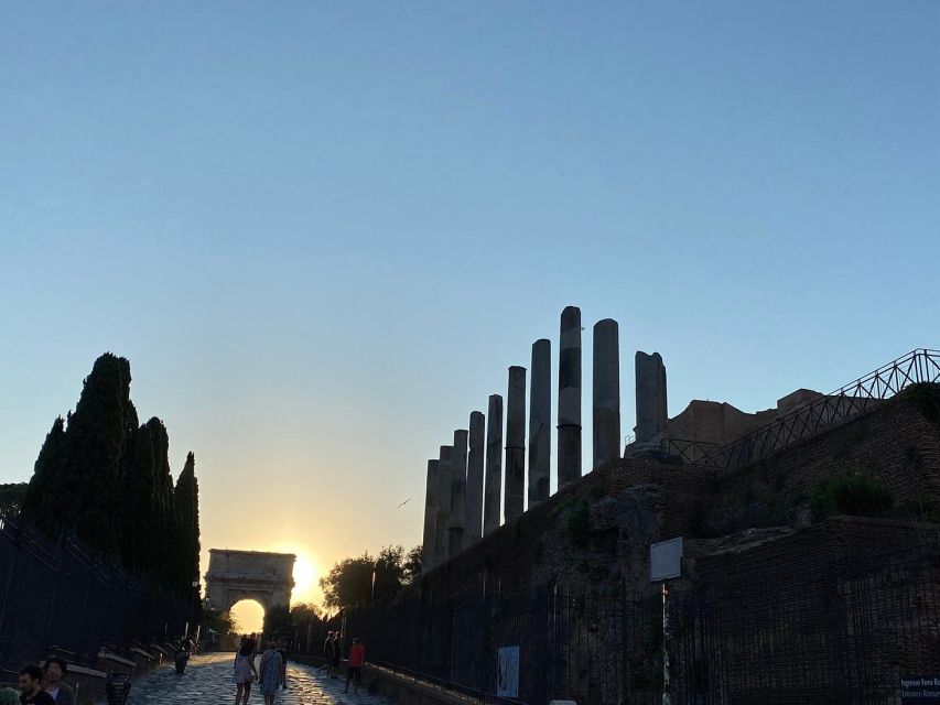 Rome: Ancient Rome Nighttime Sightseeing Tour - The Piazza Quirinale Stop and the Story of Roman Power