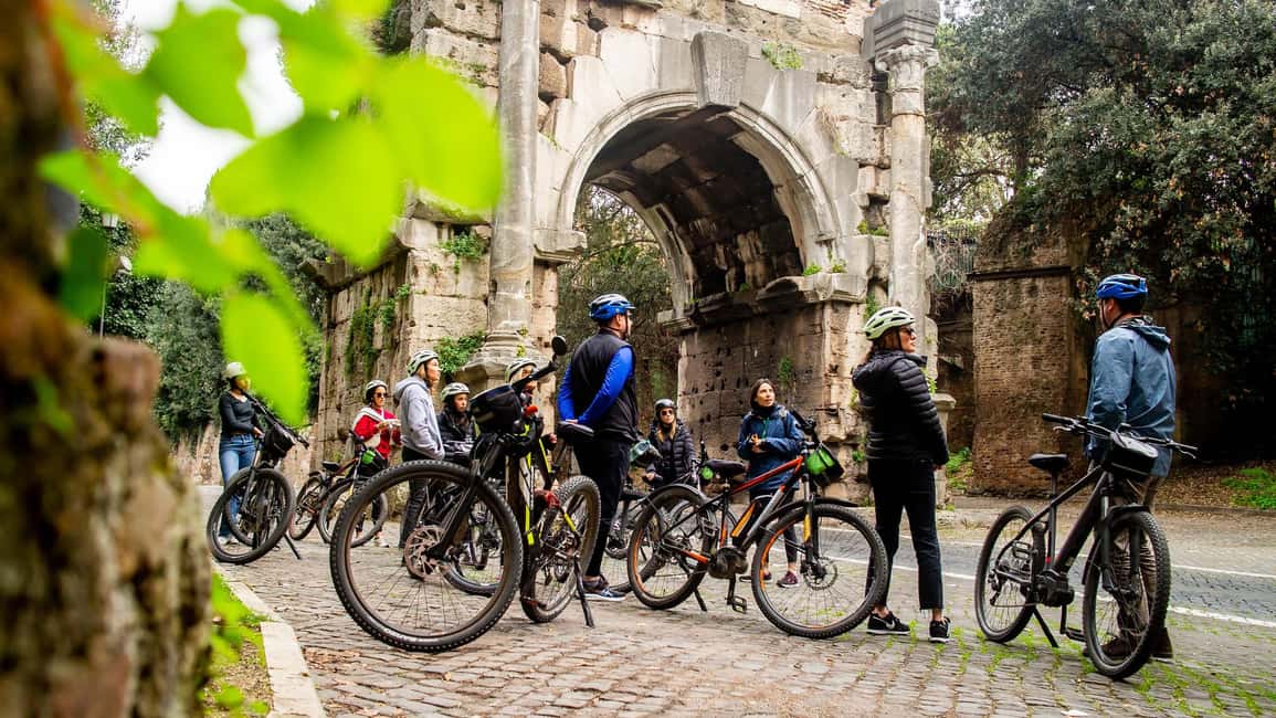 Rome: Appian Way Aqueducts Bike Tour (UPG Catacombs & Lunch) - From the meeting point to Porta San Sebastiano: your Rome detour starts early