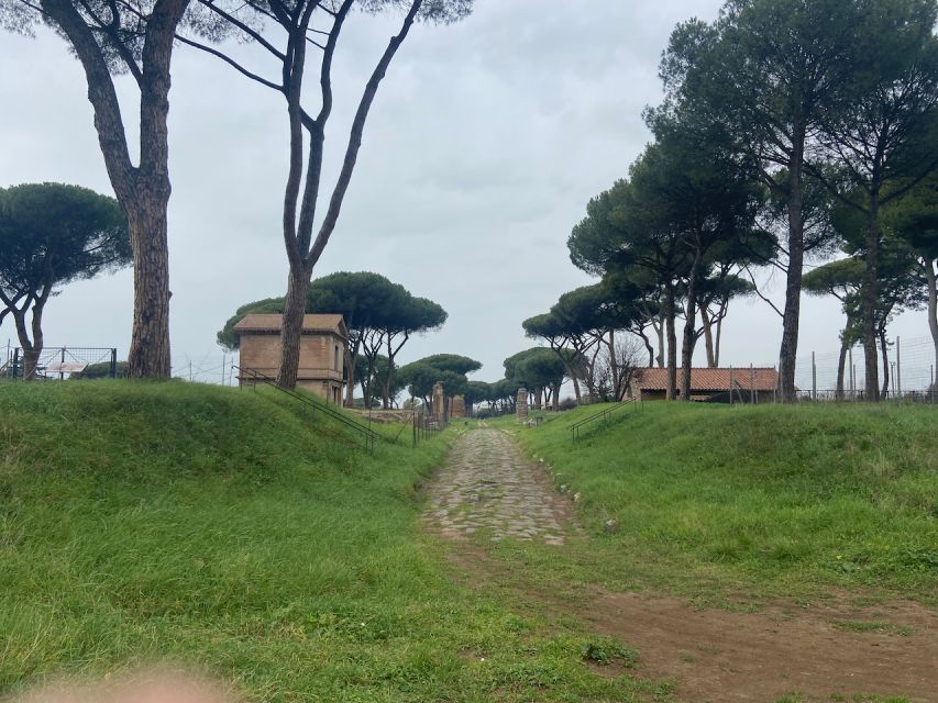 Rome: Appian Way Guided Tour on E-Bike with italian Aperitif - E-bikes, safety, and what to pack for comfort