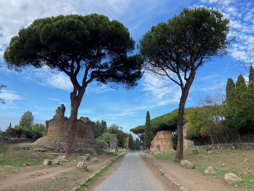 Rome: Appian Way Guided Tour on E-Bike with italian Aperitif - Aperitif at a local restaurant: what you’re actually getting