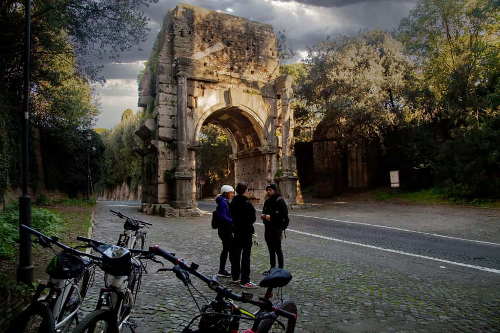 Rome: Appian Way Underground Catacombs Bike Tour with Lunch - Key highlights to know before you go