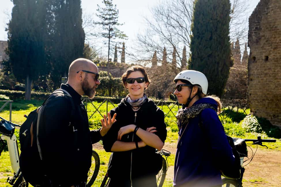 Rome: Appian Way Underground Catacombs Bike Tour with Lunch - From Porta San Sebastiano to the Appian Way: why this tour feels different