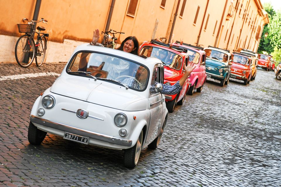Rome: Aventine Hill Tour in Vintage Fiat 500 Convoy - The Keyhole of Malta at Piazza dei Cavalieri di Malta