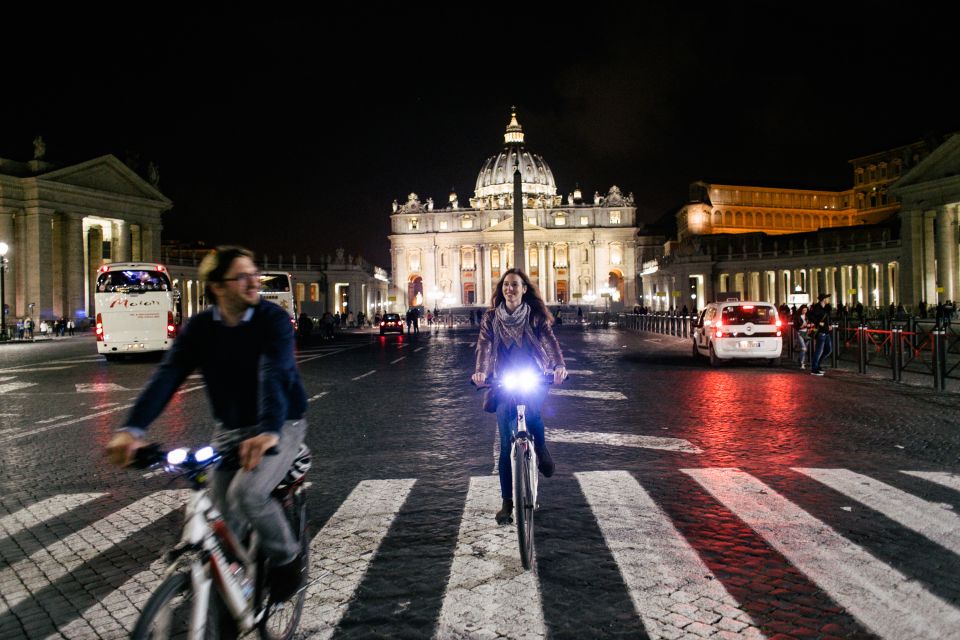 Rome by Night: 3-Hour Bike Experience - Piazza Navona and Trevi Fountain after dark: the atmosphere matters