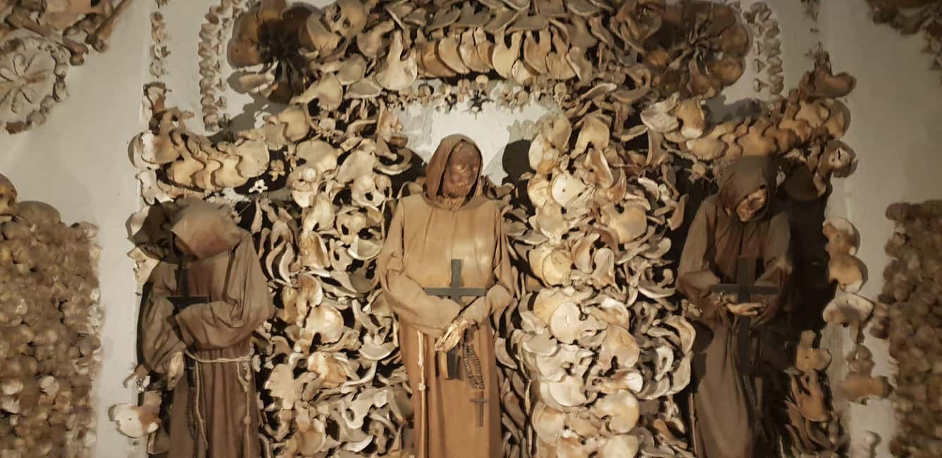 Rome: Capuchin Crypt experience with Panoramic transfer - Arriving near Barberini and finding Santa Maria della Concezione