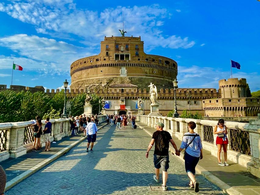 Rome: Castel Sant'Angelo and Hadrian's Tomb Guided VIP Tour - Michelangelo’s Courtyard: Art Meets Engineering