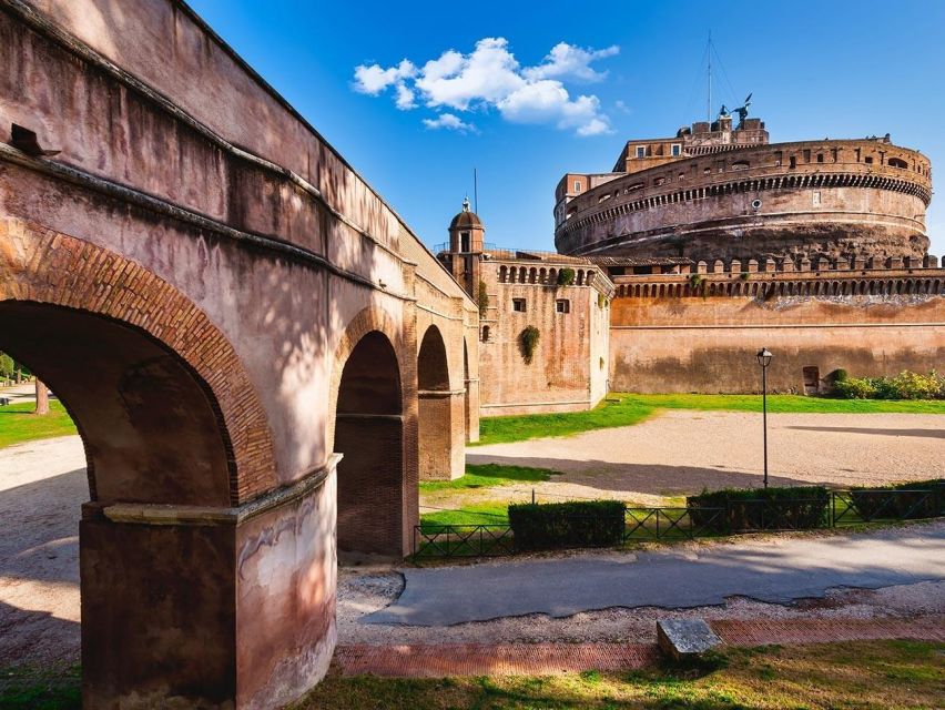 Rome: Castel Sant’Angelo Entrance Ticket - Ramparts and terrace views: Rome from the castle’s high points