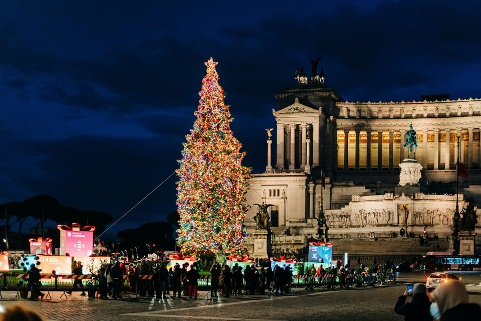 Rome: Christmas Lights Walking Tour - Via dei Coronari and the Ponte Sant’Angelo photo stop