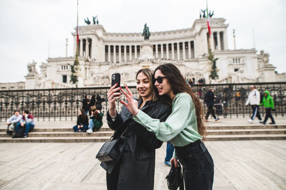 Rome: City Highlights Guided Tour by Golf Cart - Trevi Fountain photo time with guide stories behind the scenes