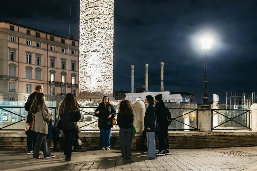 Rome: City Highlights Moonlight Walking Tour - How the guide style shapes the whole experience