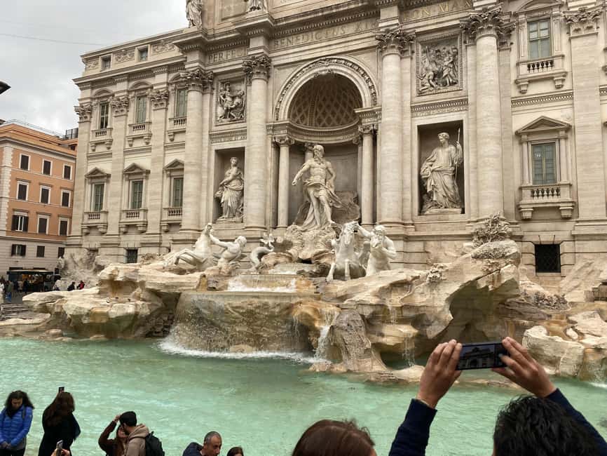 Rome: City walking tour. the beauty. - Getting started at St. Peter’s Square (and why it matters)