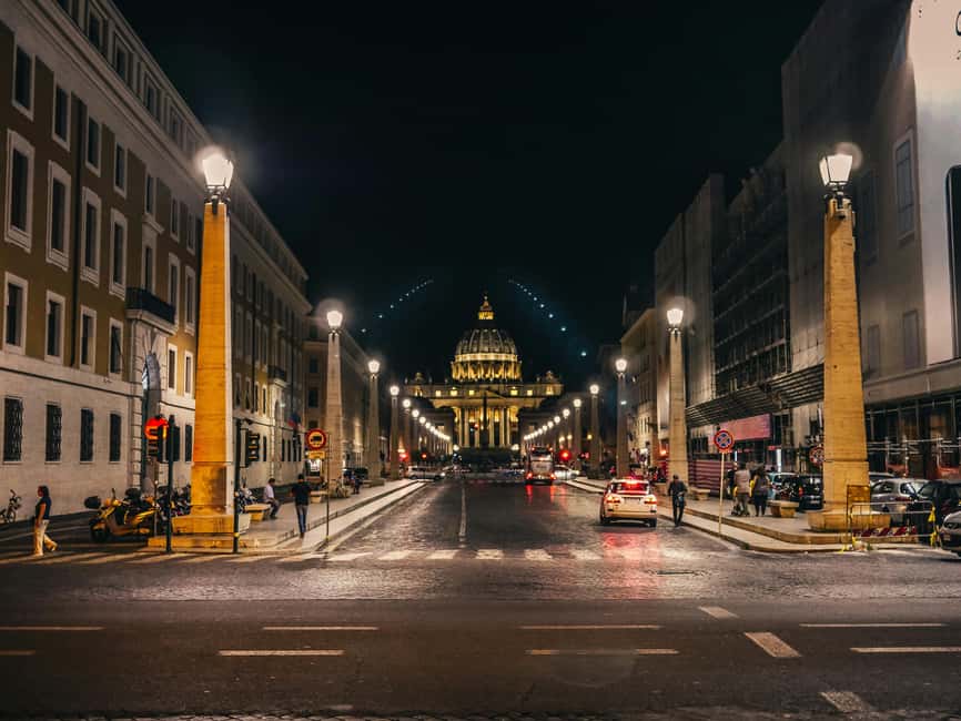 Rome: City walking tour. the beauty. - Piazza Navona: street life plus a major fountain stop