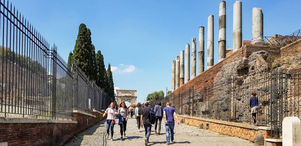 Rome: Colosseum Arena, Palatine Hill & Forum Guided Tour - Palatine Hill in 30 Minutes: Power, Myth, and Real Urban Scale