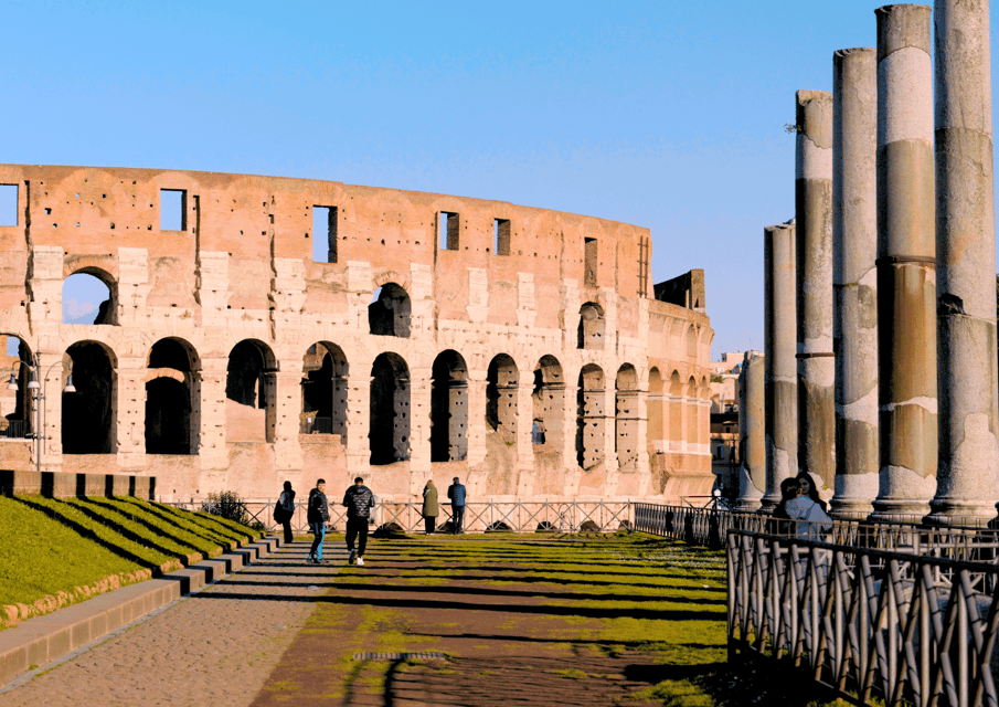 Rome: Colosseum Arena & Roman Forum Small Group Tour - Meeting point and timing: the fastest way to start calm
