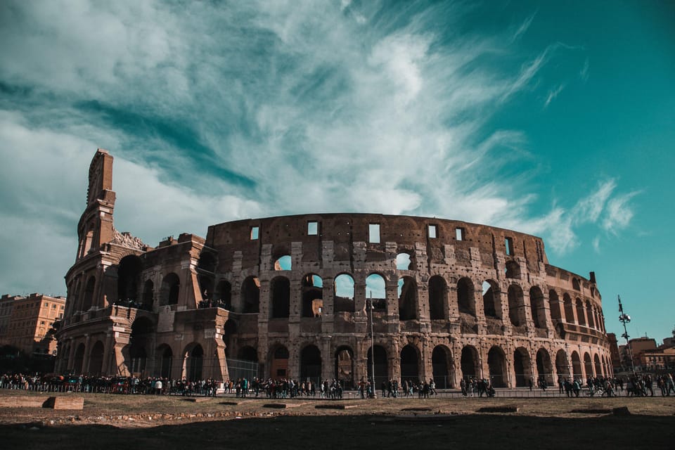 Rome: Colosseum, Forum, Palatine with Breakfast or Aperitif - Palatine Hill: the foundation story and the imperial homes