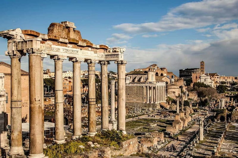 Rome: Colosseum & Forum Small Group Tour with Palatine Hill - How the tour sets you up near the Colosseum (and keeps you moving)