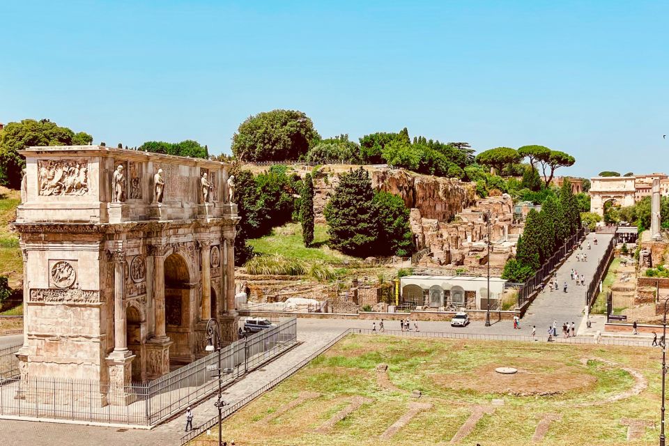 Rome: Colosseum, Palatine Hill and Roman Forum Guided Tour - Roman Forum in the valley: where the city ran