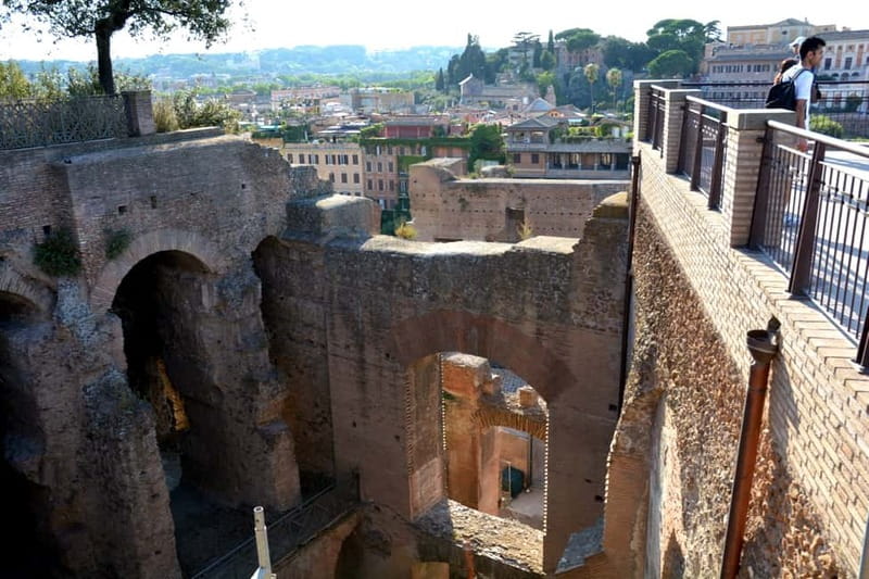 Rome: Colosseum & Roman Forum Guided Tour - Roman Forum: where the empire ran on people, not just stones